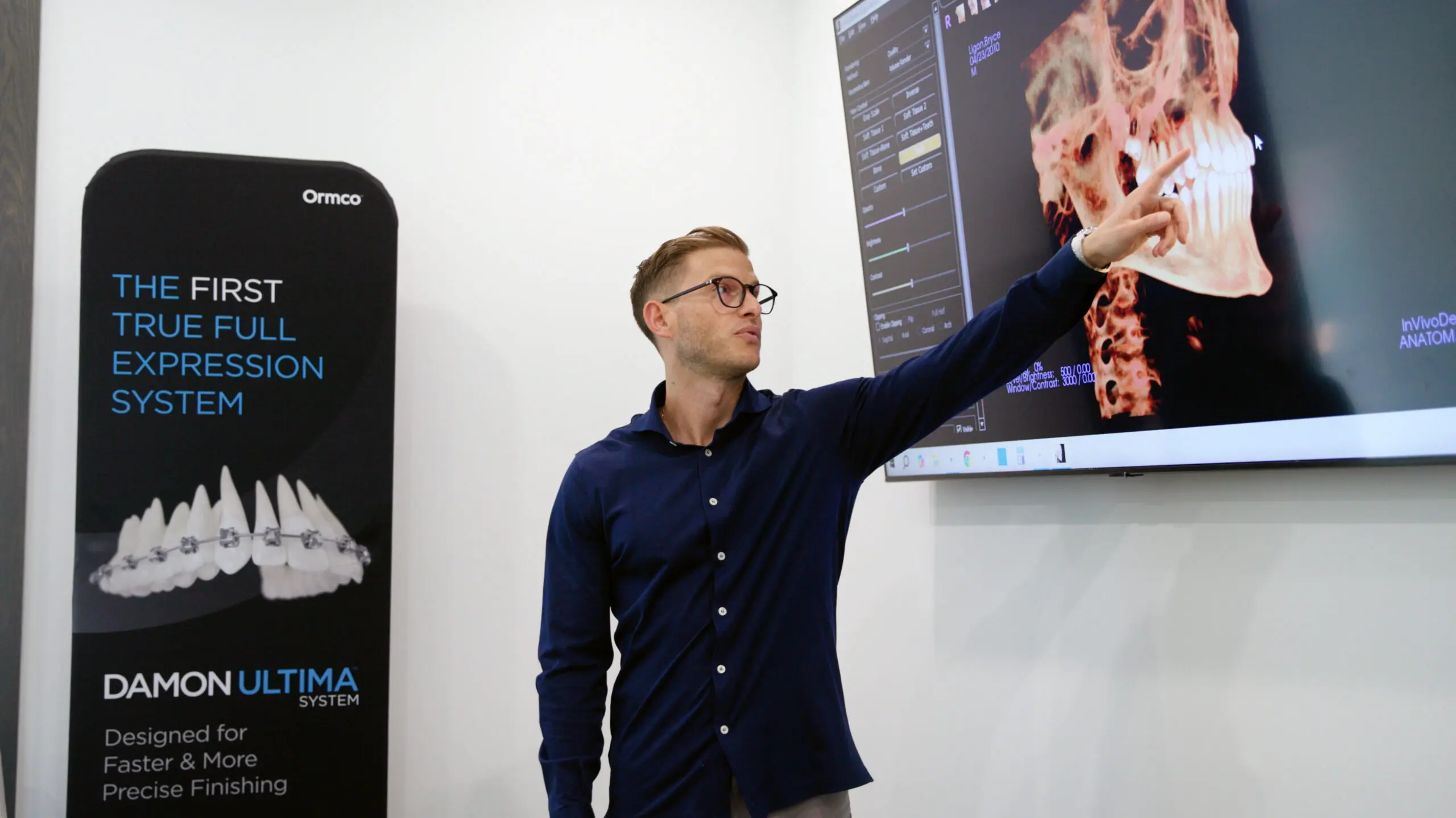 Dr. Fredal presenting dental imaging technology
